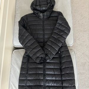 Aritzia, TNA, long little puff, worn once, brand new condition. Size large.